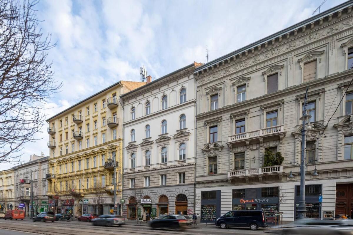 Vamhaz Boulevard Apartments Budapest Bagian luar foto