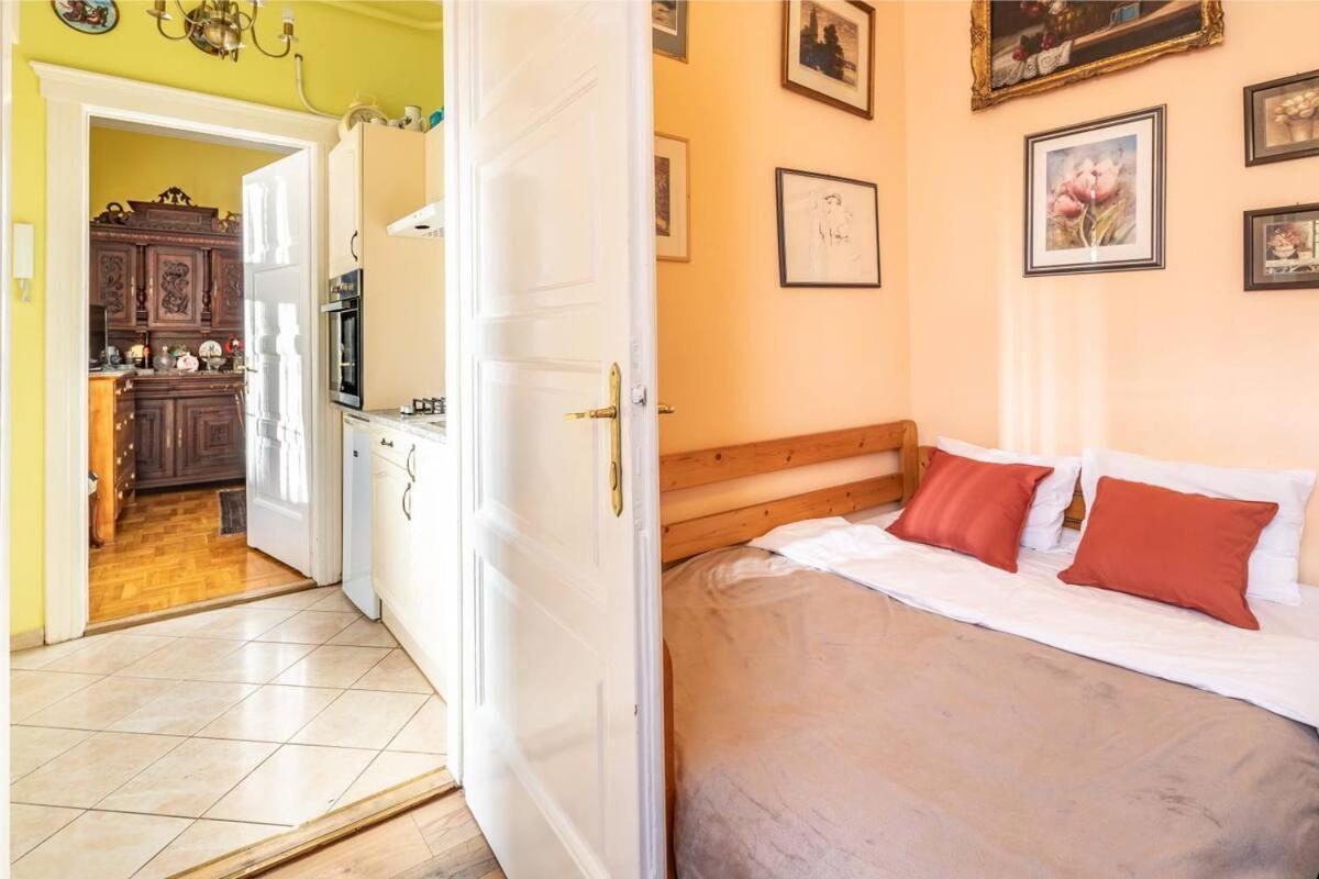 Vamhaz Boulevard Apartments Budapest Bagian luar foto