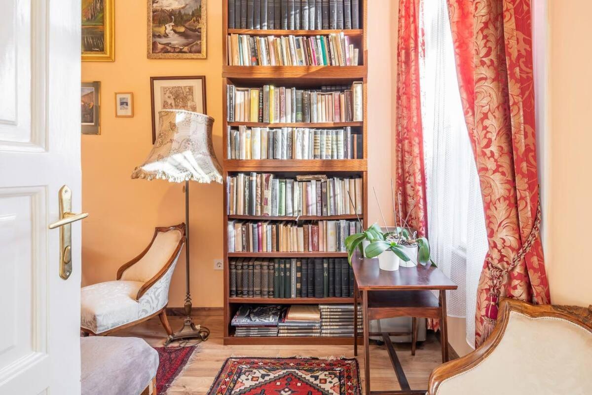 Vamhaz Boulevard Apartments Budapest Bagian luar foto