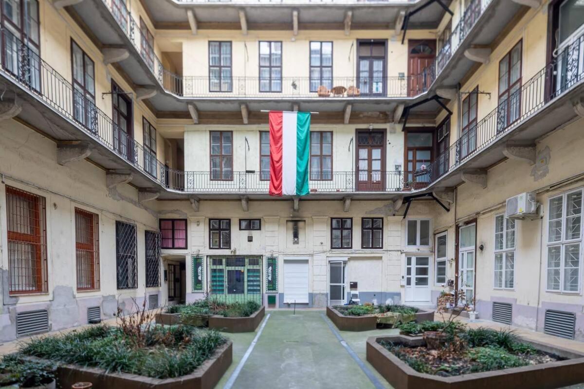 Vamhaz Boulevard Apartments Budapest Bagian luar foto