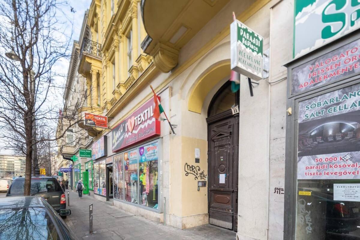 Vamhaz Boulevard Apartments Budapest Bagian luar foto