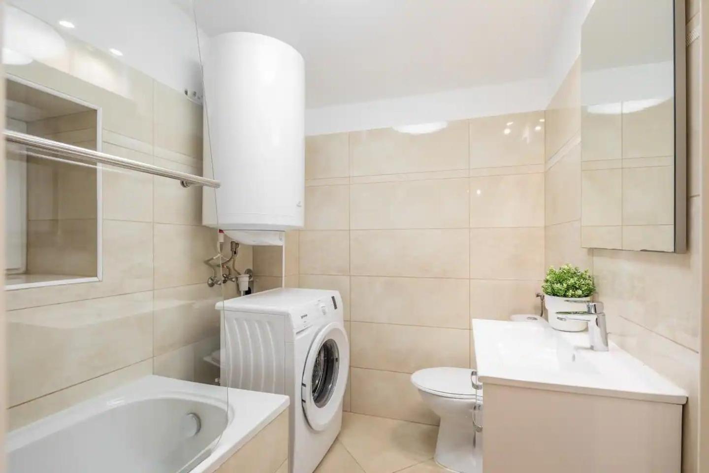 Vamhaz Boulevard Apartments Budapest Bagian luar foto