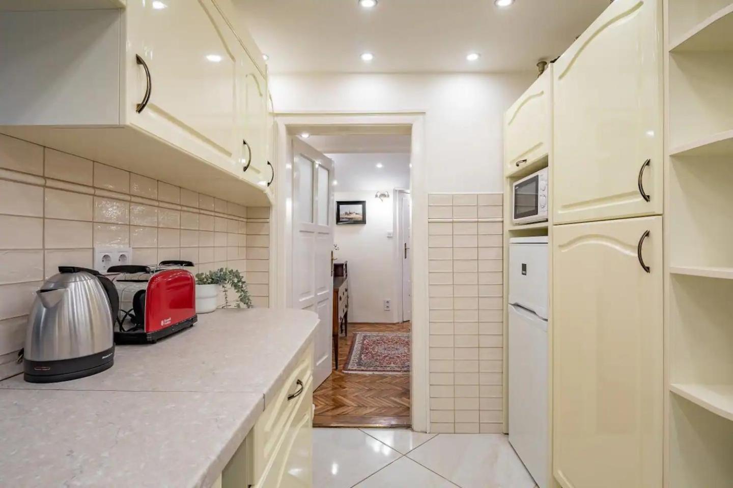 Vamhaz Boulevard Apartments Budapest Bagian luar foto