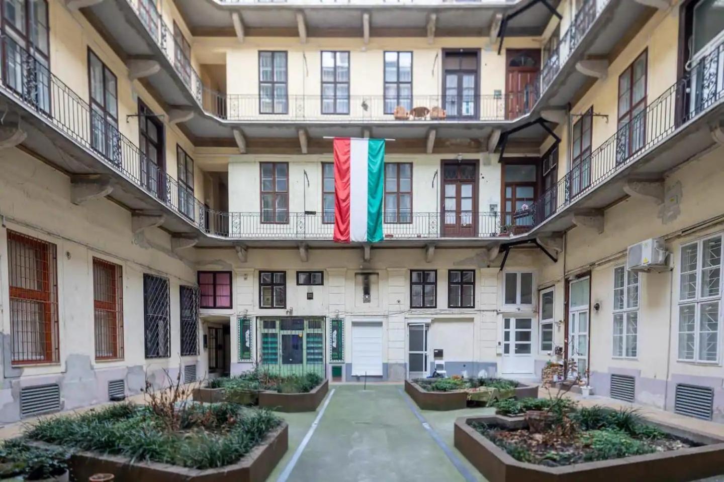 Vamhaz Boulevard Apartments Budapest Bagian luar foto