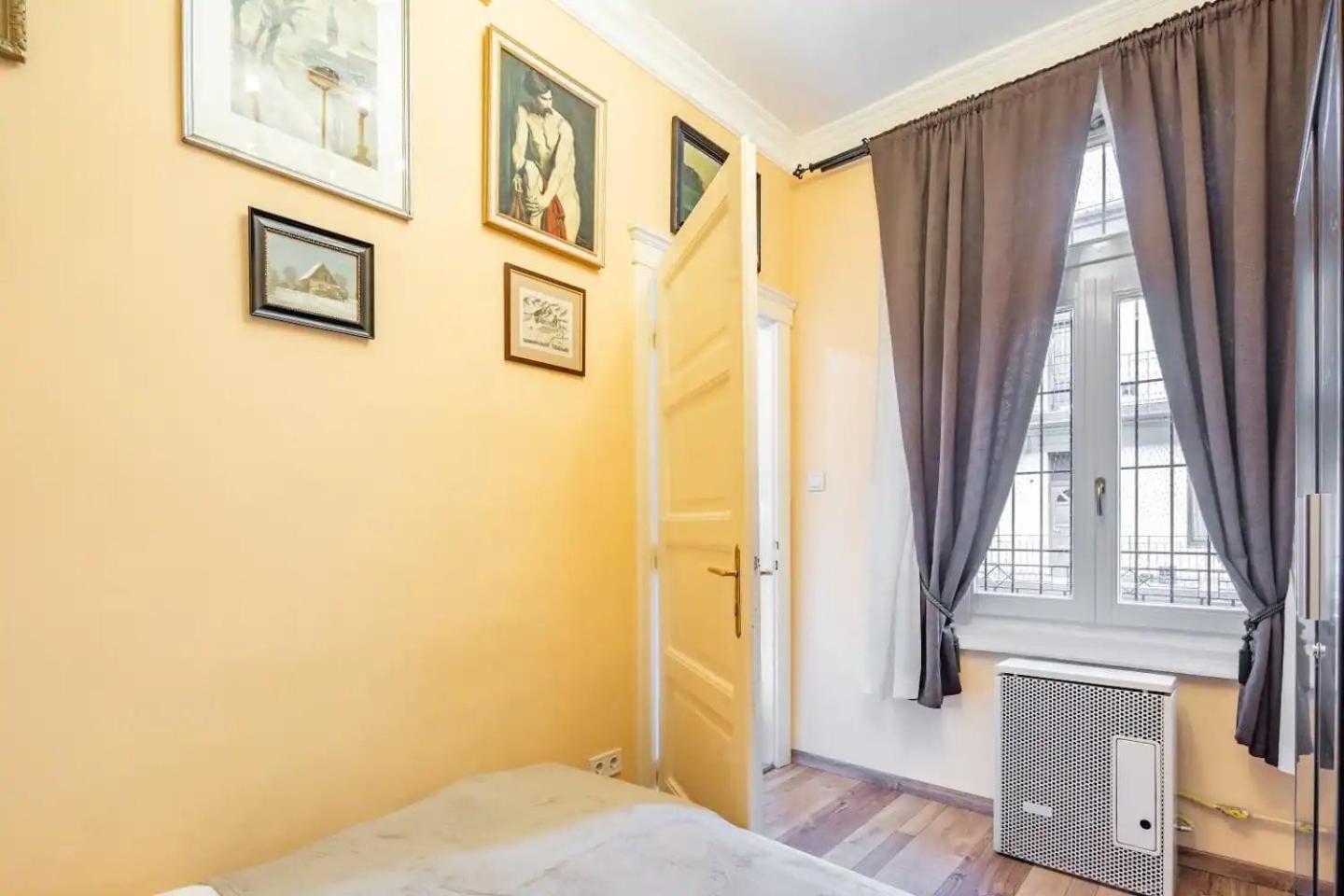 Vamhaz Boulevard Apartments Budapest Bagian luar foto