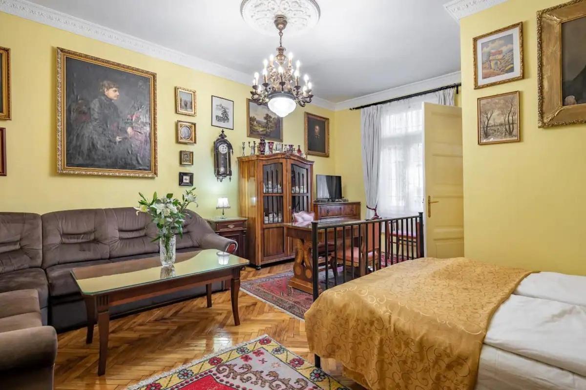 Vamhaz Boulevard Apartments Budapest Bagian luar foto