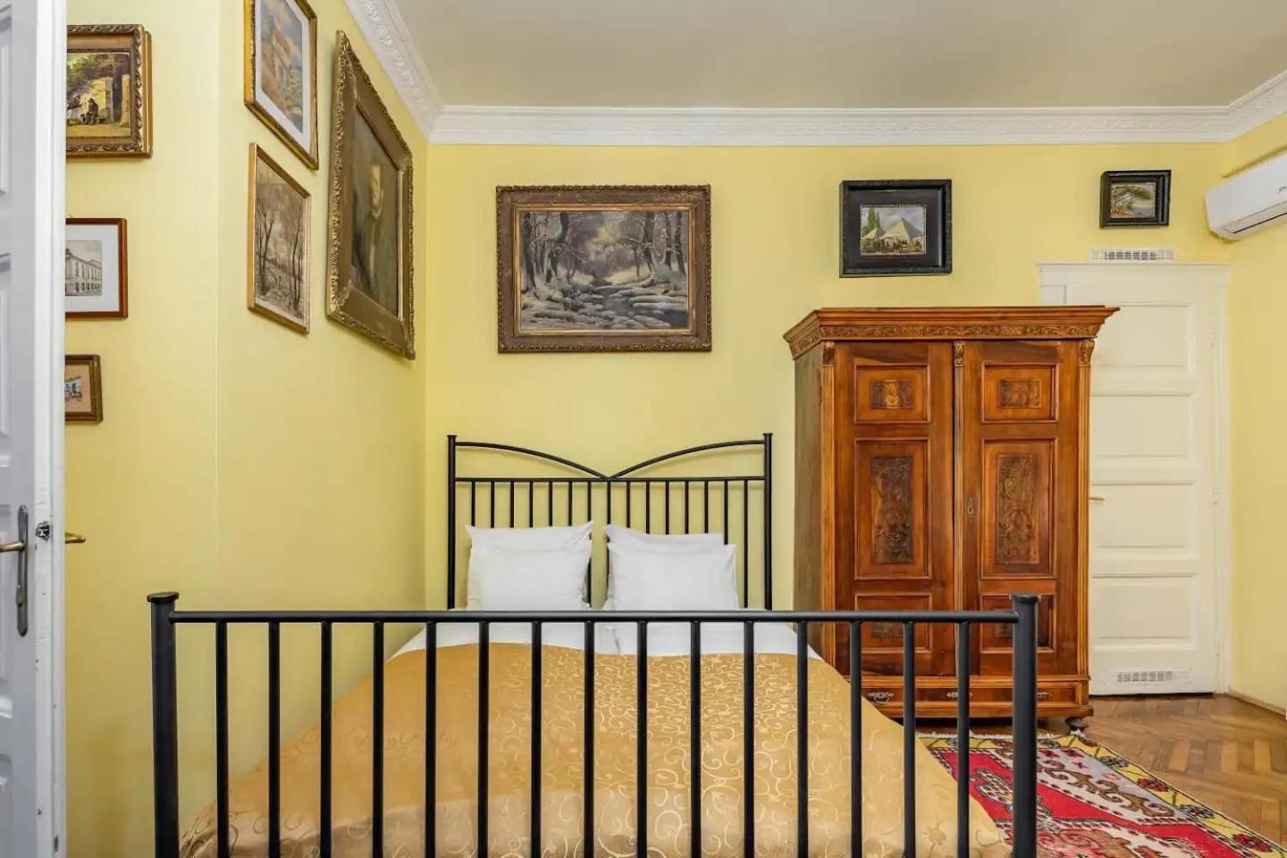 Vamhaz Boulevard Apartments Budapest Bagian luar foto